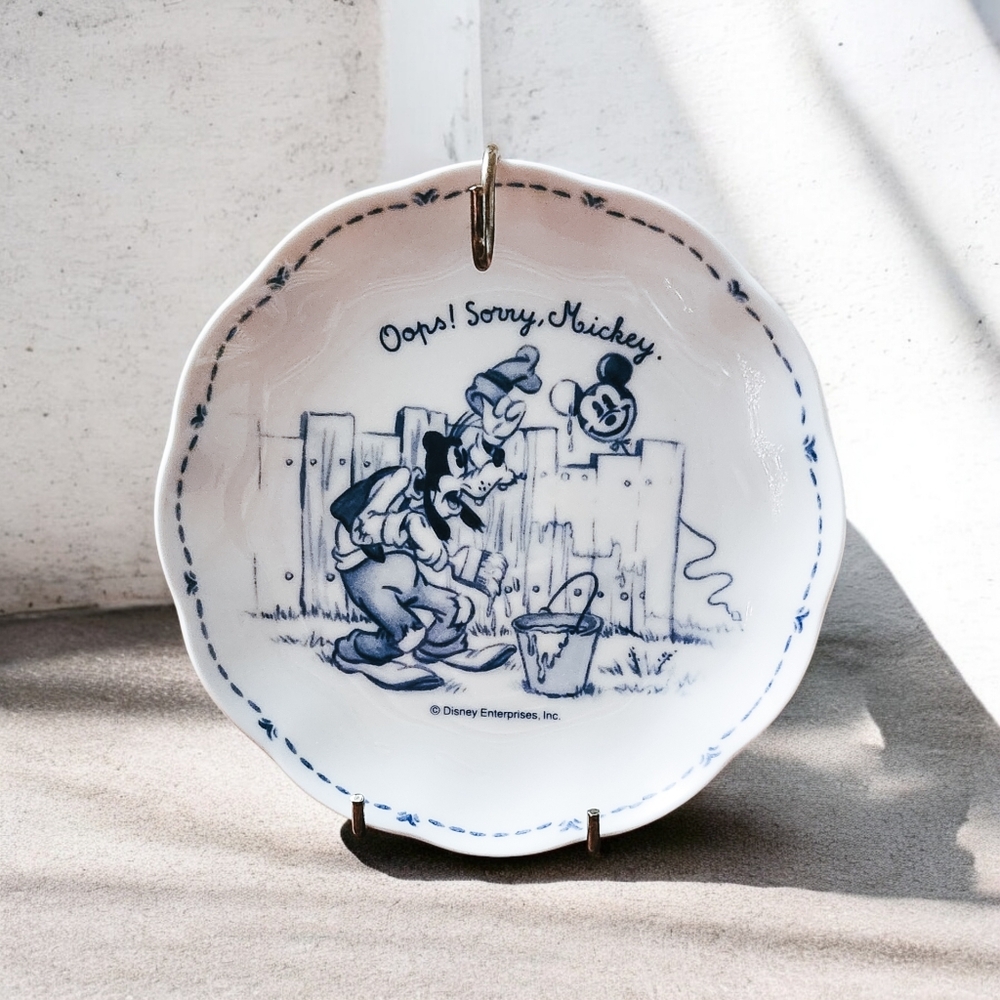 Vintage Sango Disney Character Plate Mickey Goofy Blue White Oops Sorry Mickey